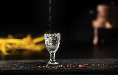 品酒有道 揭秘鑒別白酒的四個(gè)常見誤區(qū)